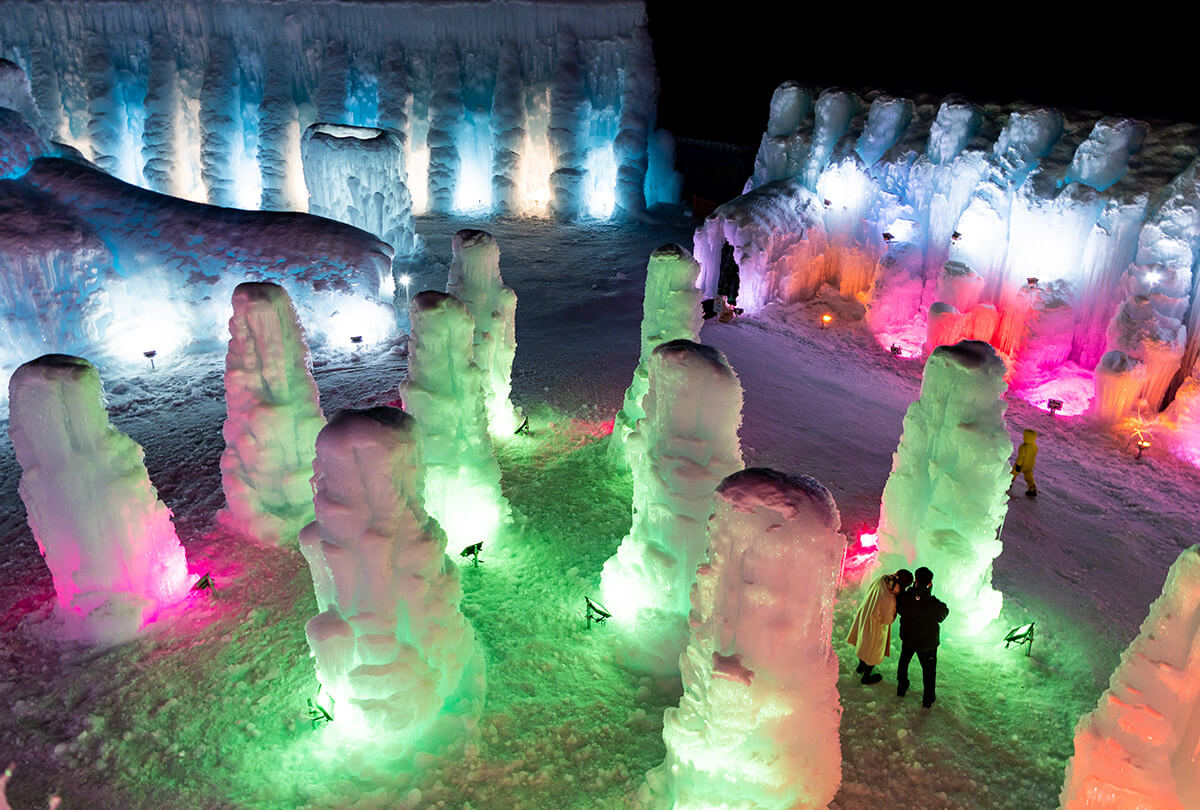 氷と光が織りなす幻想の世界